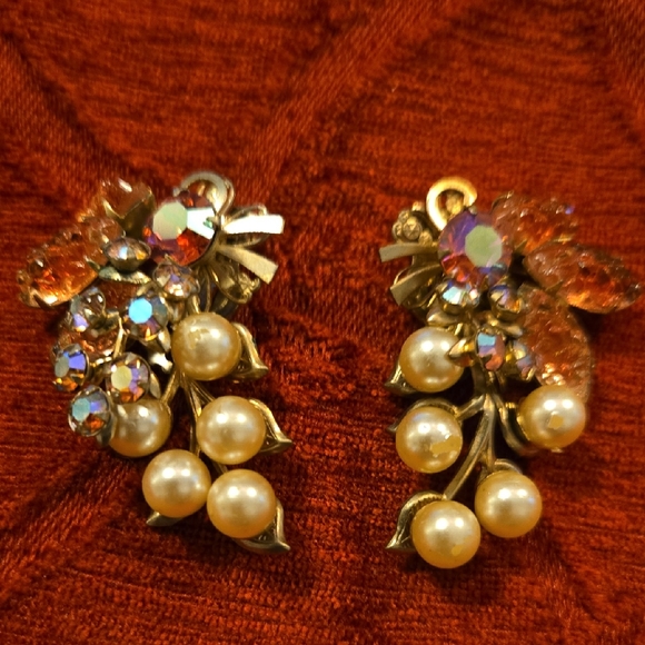 Austrian Glass And Rhinestone With Faux Pearl Earrings - Picture 1 of 4